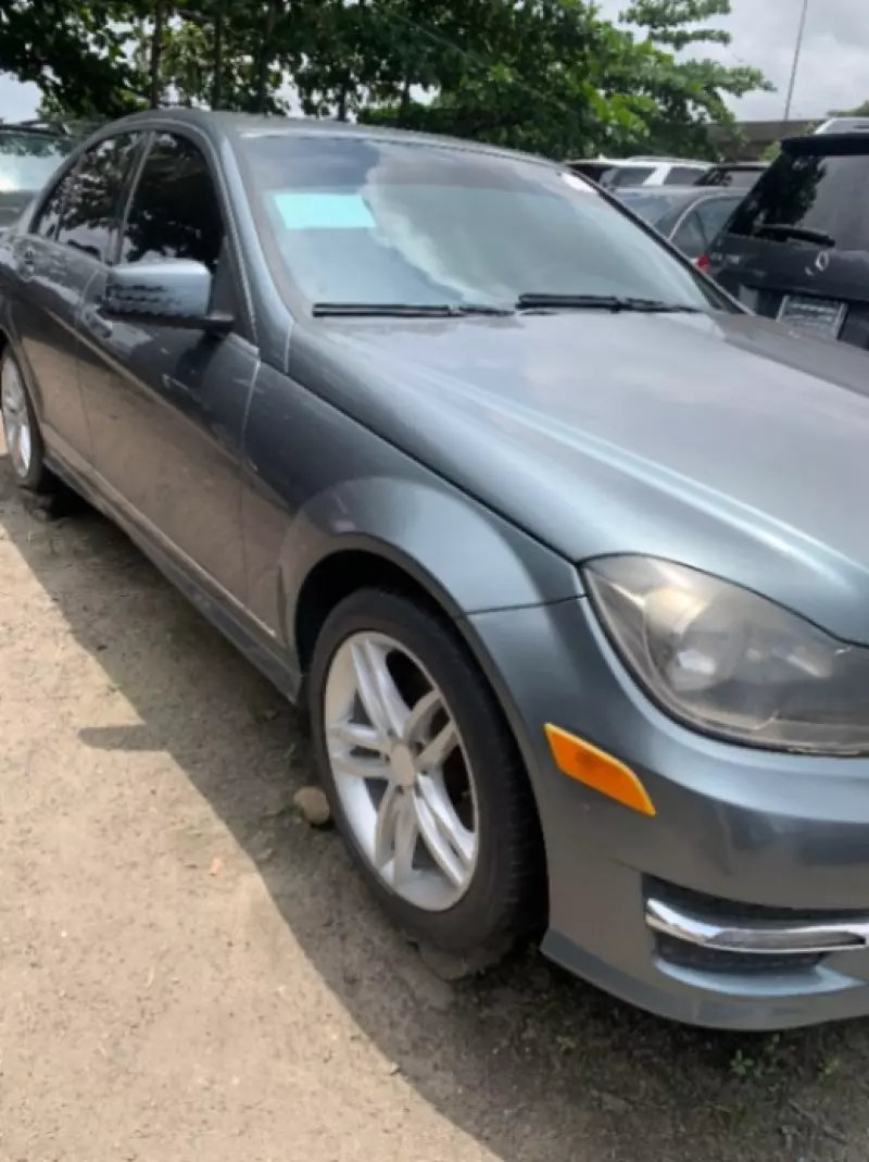 Mercedes-Benz C 300   - 2012
