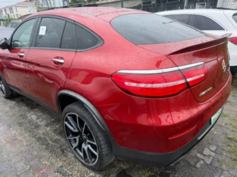 Mercedes-Benz GLC 300   - 2019