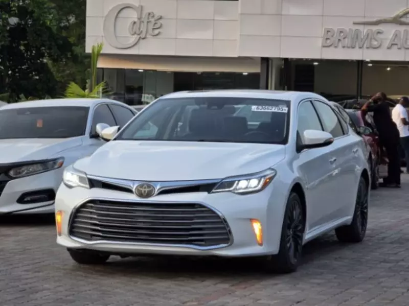 Toyota Avalon   - 2018