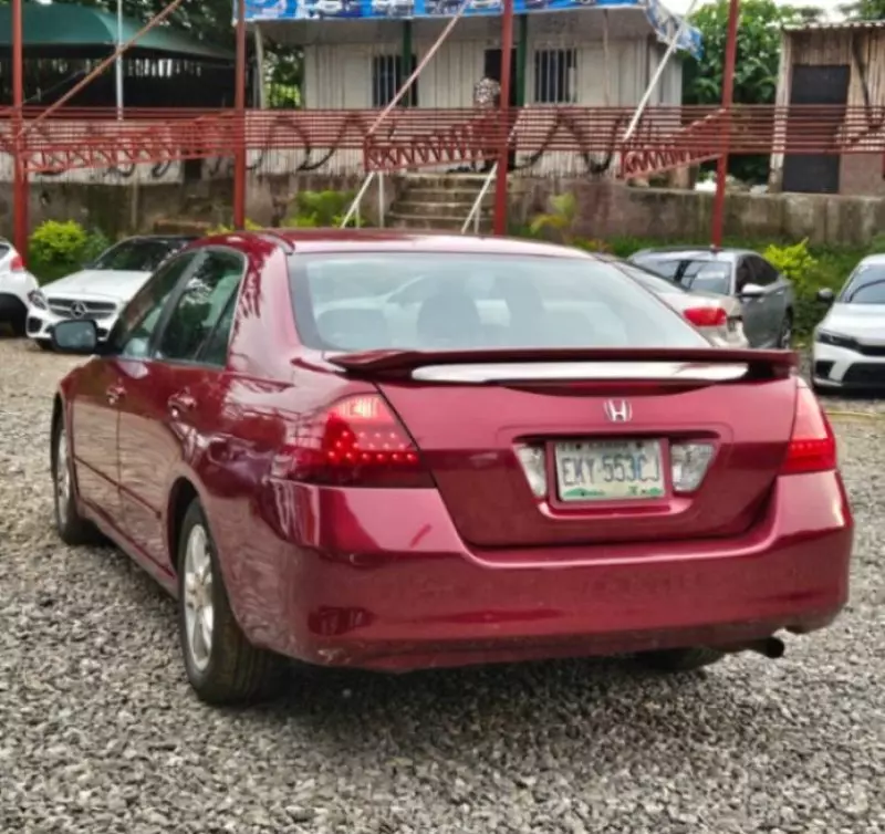 Honda Accord   - 2006