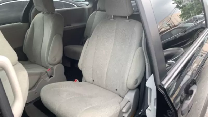 Toyota Sienna   - 2006