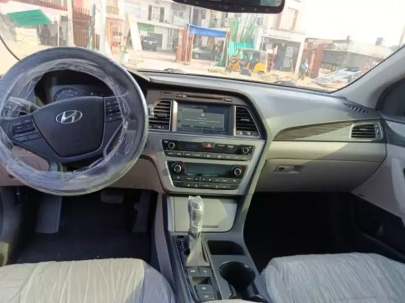 Hyundai Sonata   - 2015