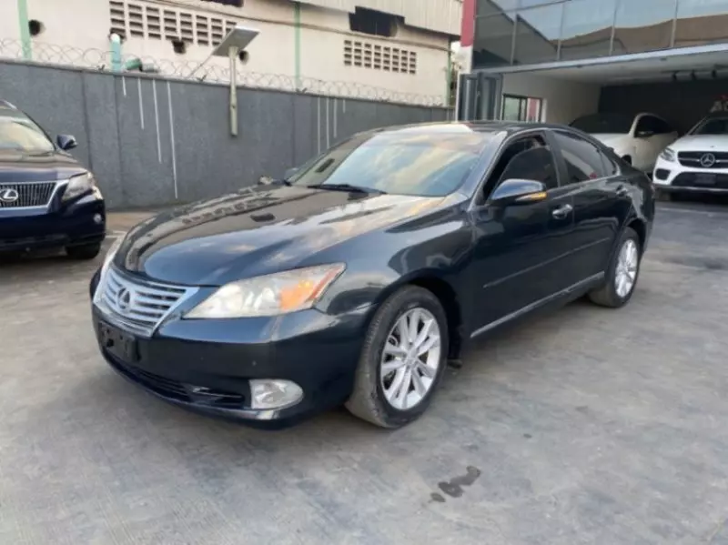 Lexus ES   - 2011