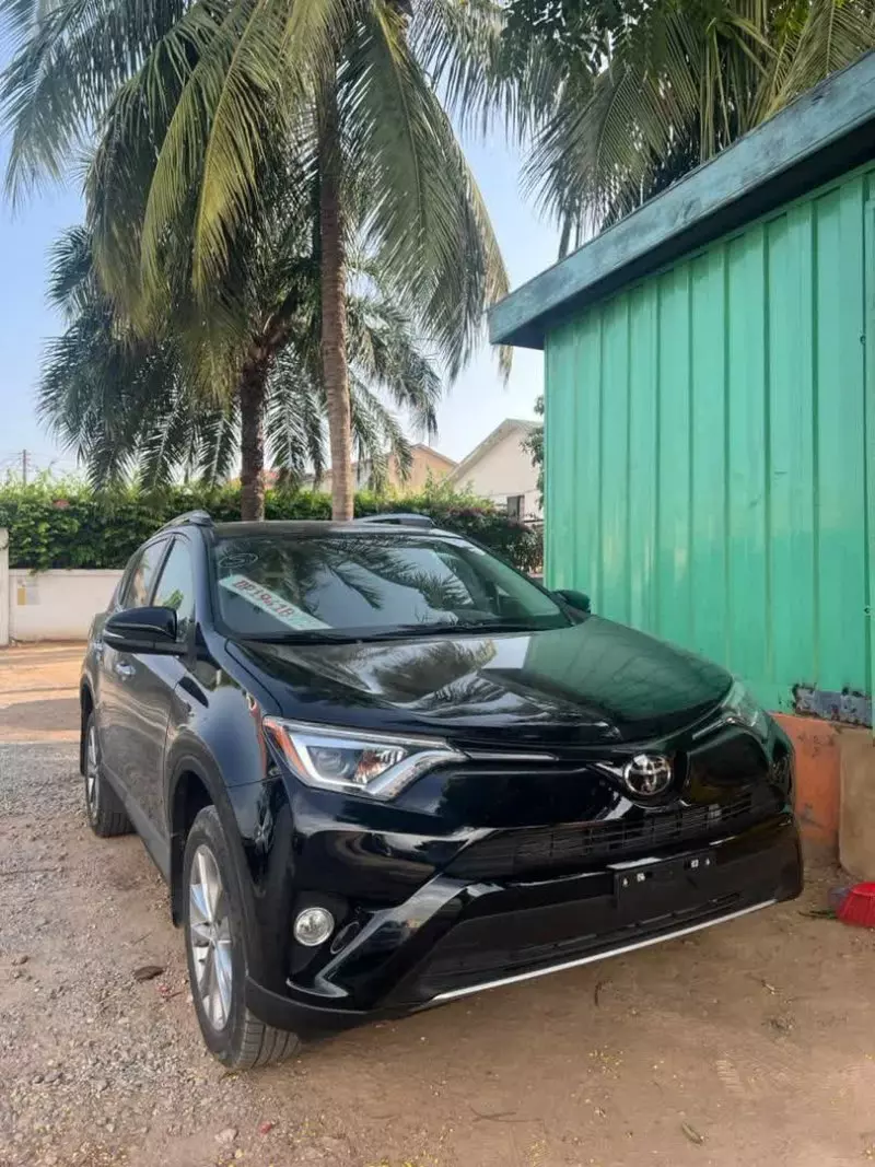 Toyota RAV 4   - 2018