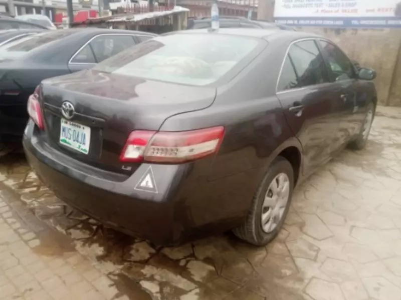 Toyota Camry   - 2011