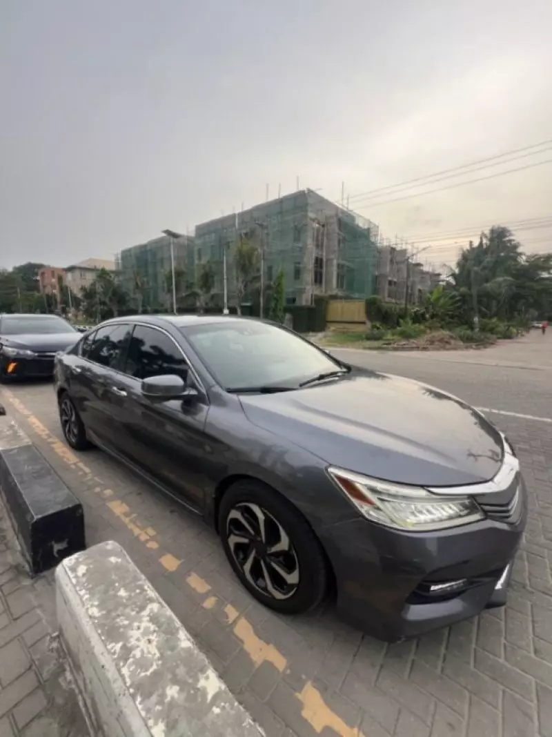 Honda Accord   - 2015