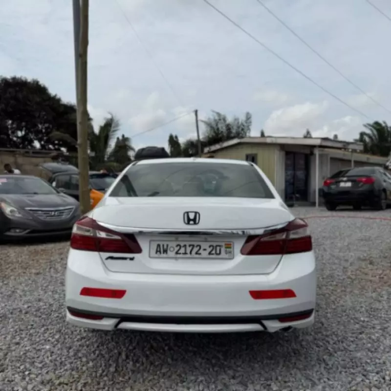 Honda Accord   - 2019