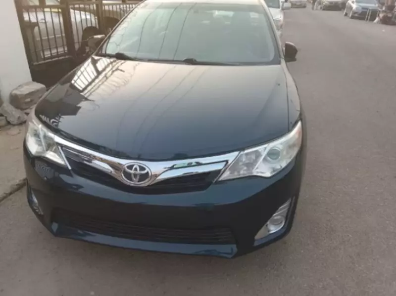 Toyota Camry   - 2012