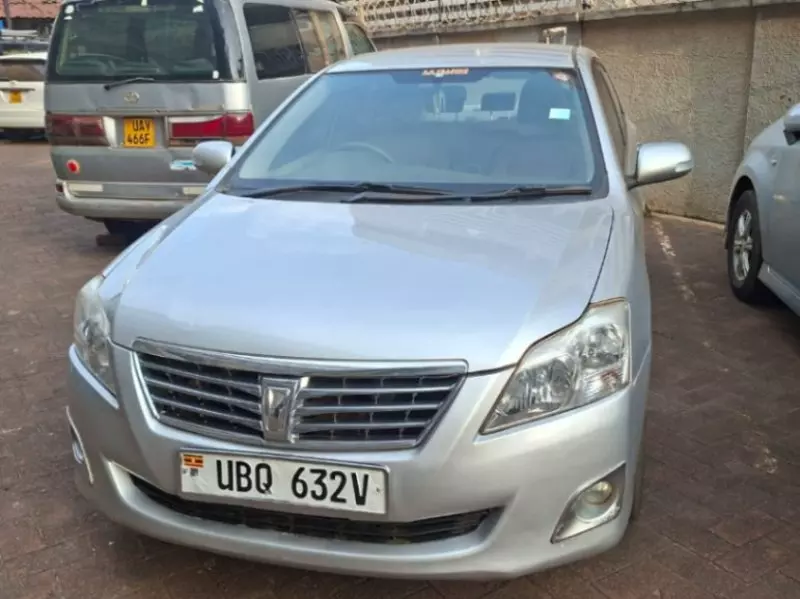 TOYOTA Premio    - 2010