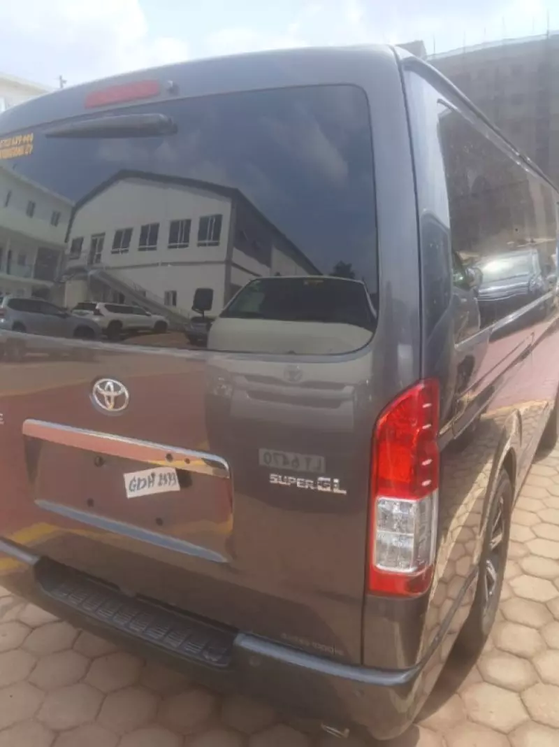 TOYOTA Hiace   - 2014