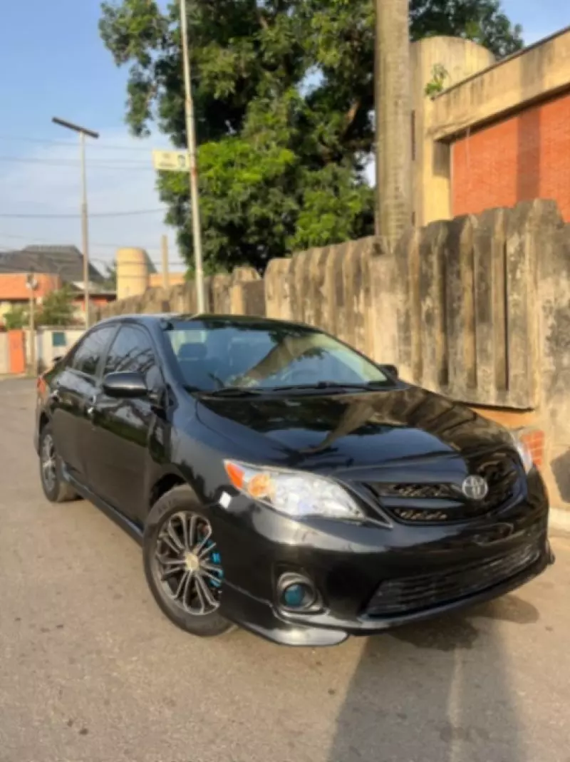 Toyota Corolla - 2012