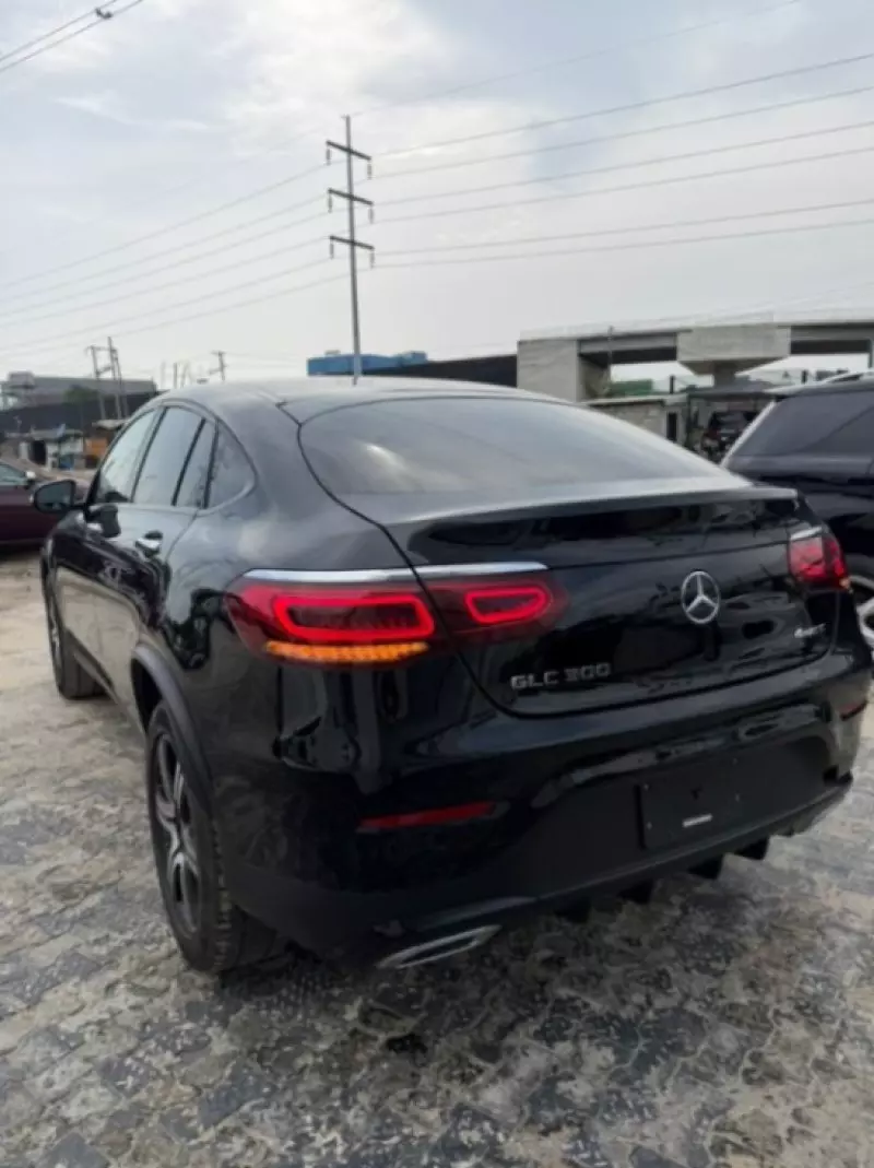 Mercedes-Benz GLC 300   - 2018