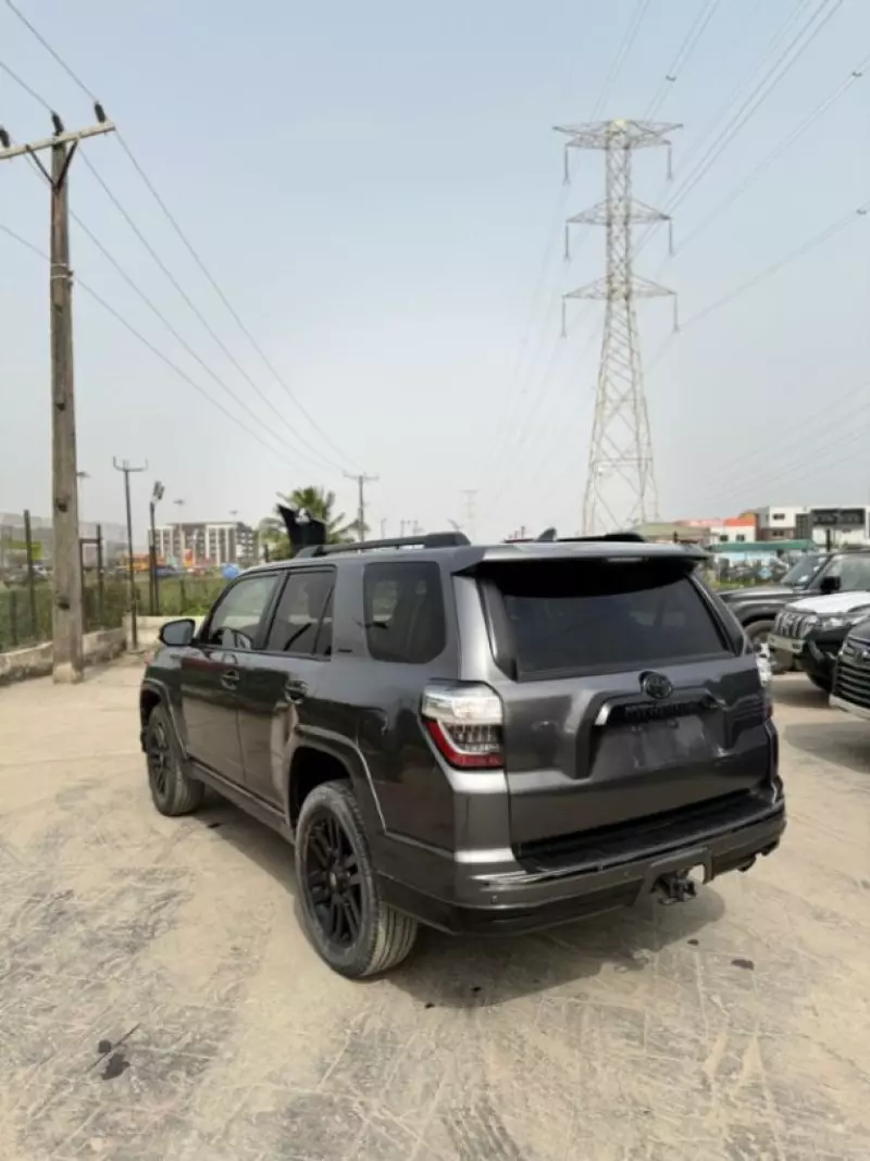 Toyota 4Runner   - 2020