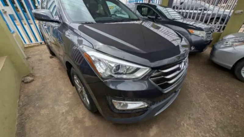 Hyundai Santa FE   - 2015