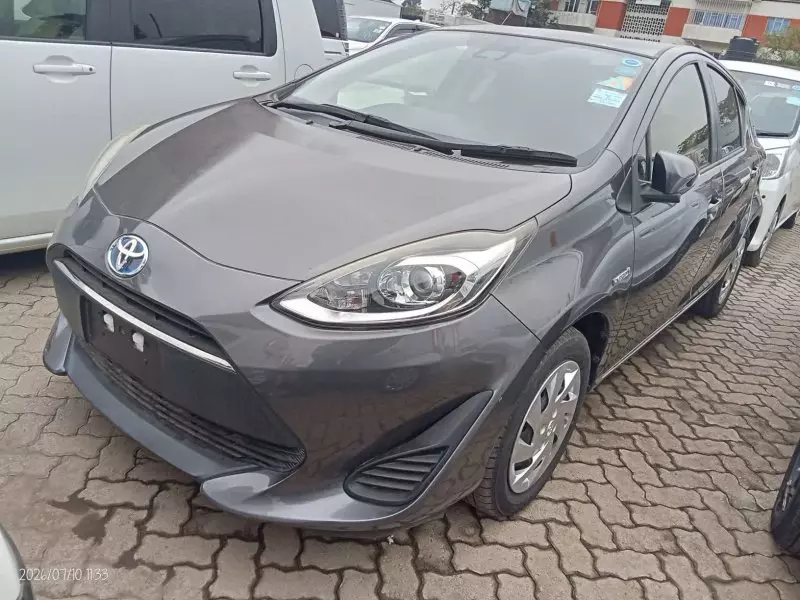 TOYOTA Aqua Hybrid   - 2018