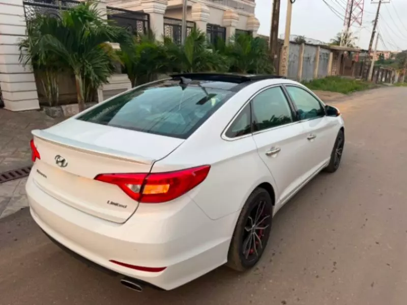 Hyundai Sonata   - 2015