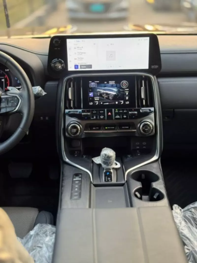 Lexus LX   - 2025
