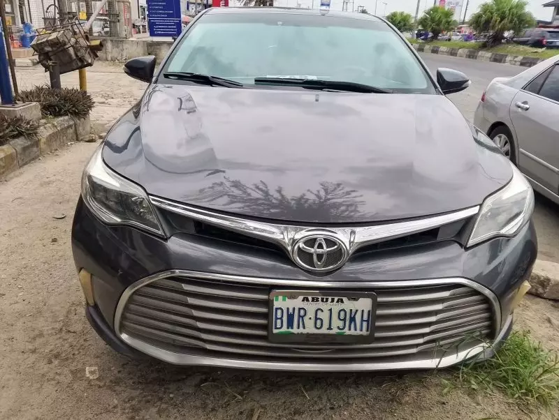 Toyota Avalon   - 2014