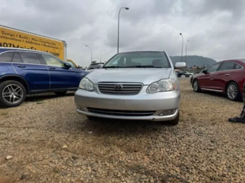 Toyota Corolla   - 2004