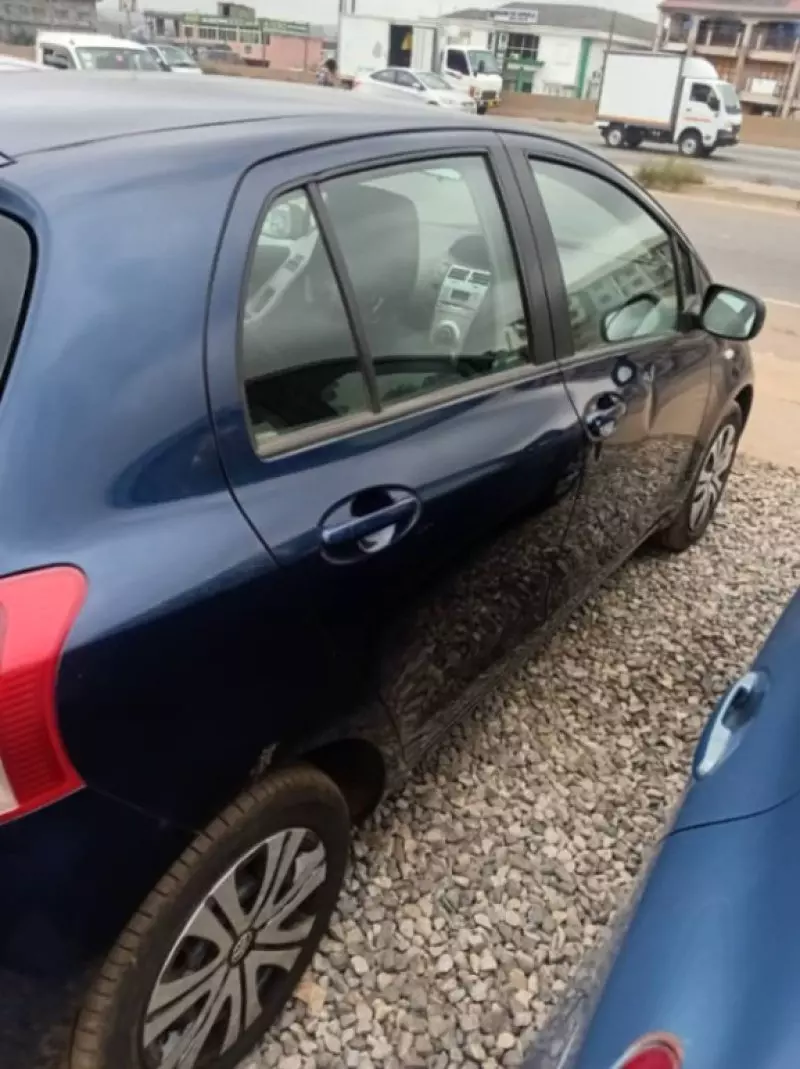 Toyota Yaris   - 2010
