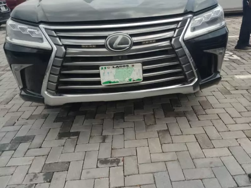 Lexus LX 570   - 2017