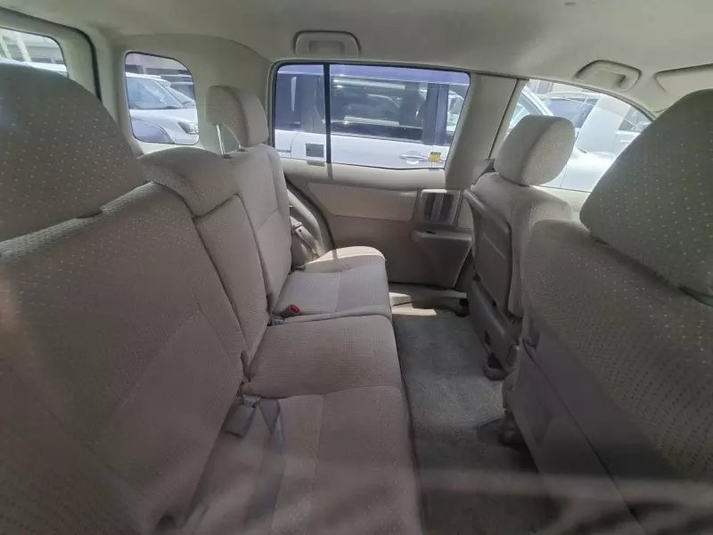 Toyota Raum    - 2012