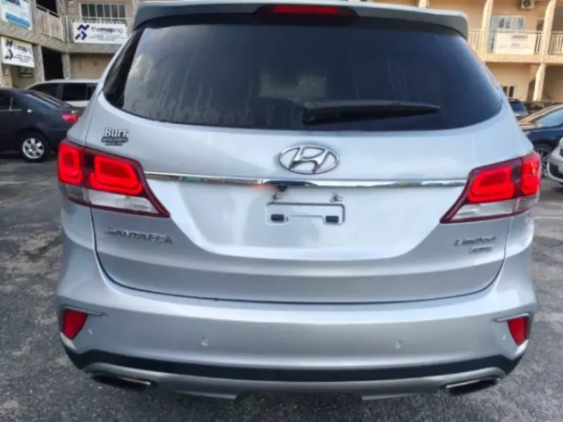 Hyundai Santa Fe   - 2017