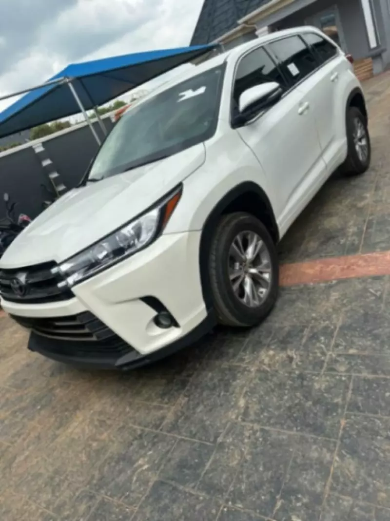 TOYOTA Highlander   - 2016