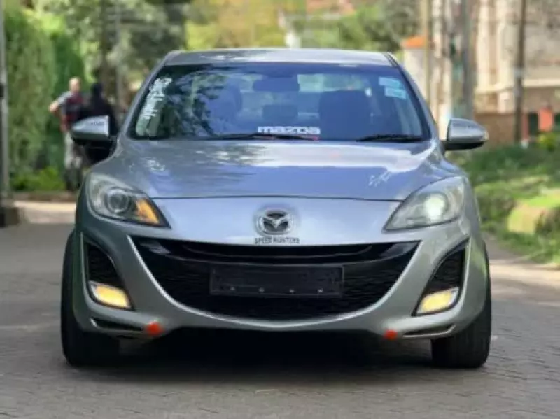 Mazda Axela    - 2010