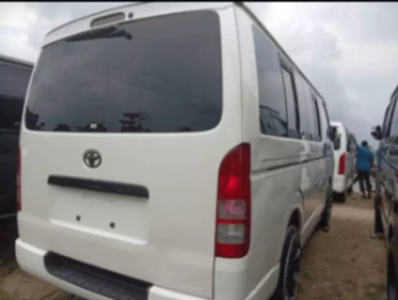Toyota Hiace - 2011