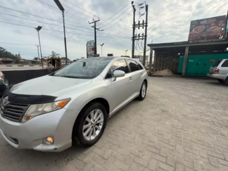 TOYOTA Venza   - 2011