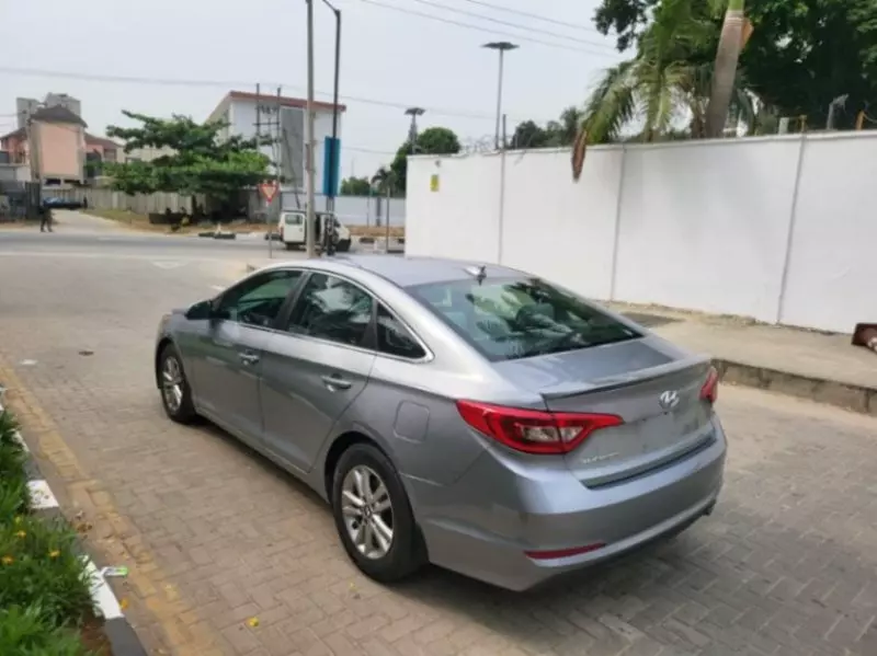 Hyundai Sonata   - 2015