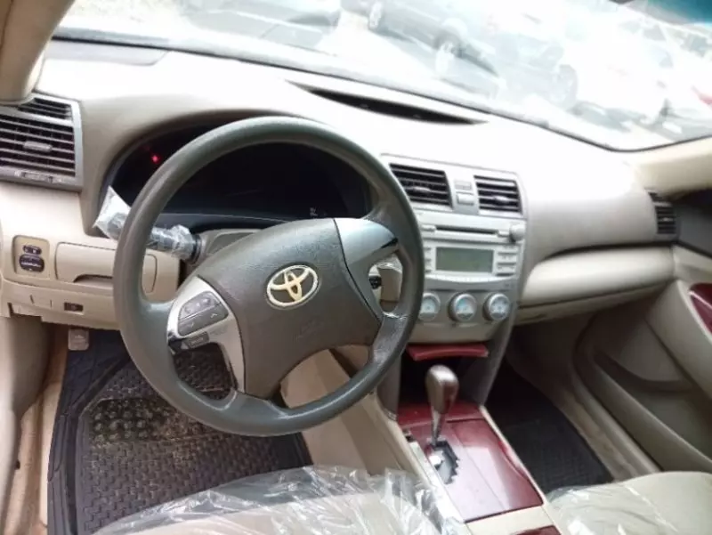 TOYOTA Camry   - 2010