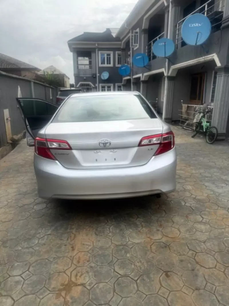 TOYOTA Camry   - 2012