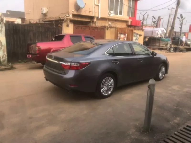 Lexus ES   - 2013