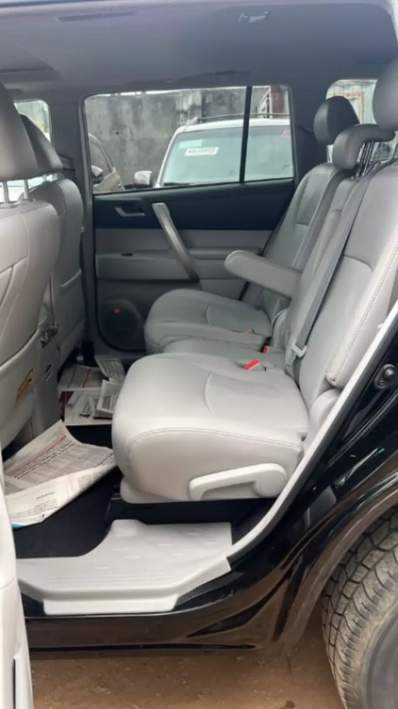 TOYOTA Highlander   - 2012