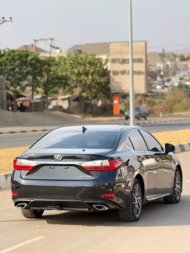 Lexus ES 350   - 2015