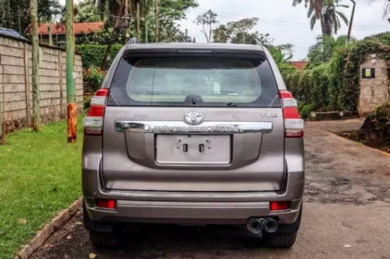 Toyota Land Cruiser   - 2015