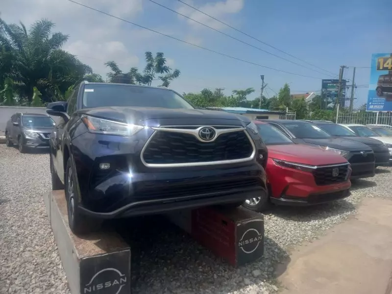 Toyota Highlander   - 2022