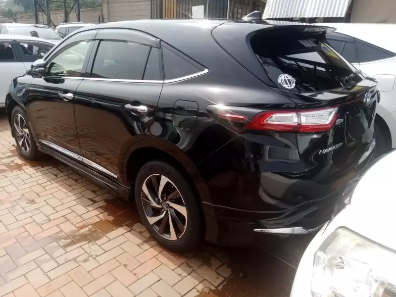 Toyota Harrier   - 2016