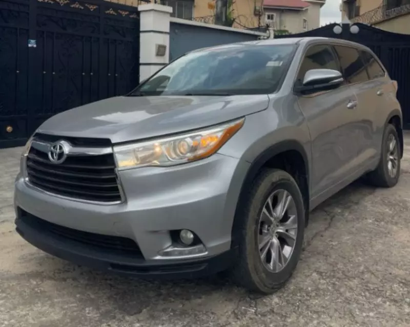 TOYOTA Highlander - 2015