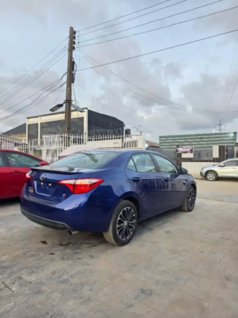 Toyota Corolla   - 2014