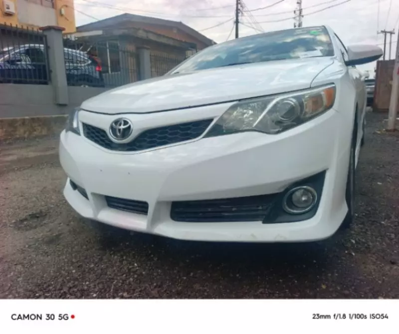 Toyota Camry   - 2013