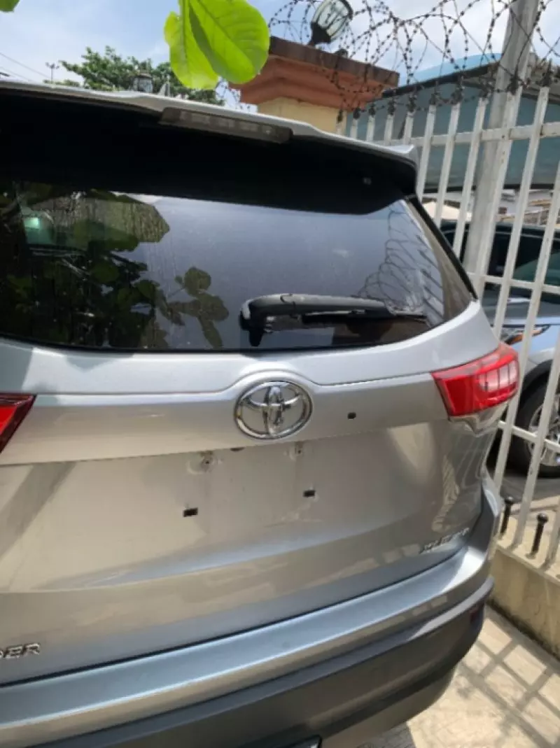 TOYOTA Highlander   - 2017