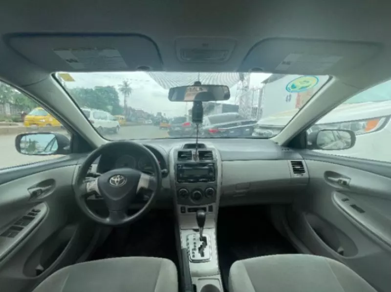Toyota Corolla   - 2012