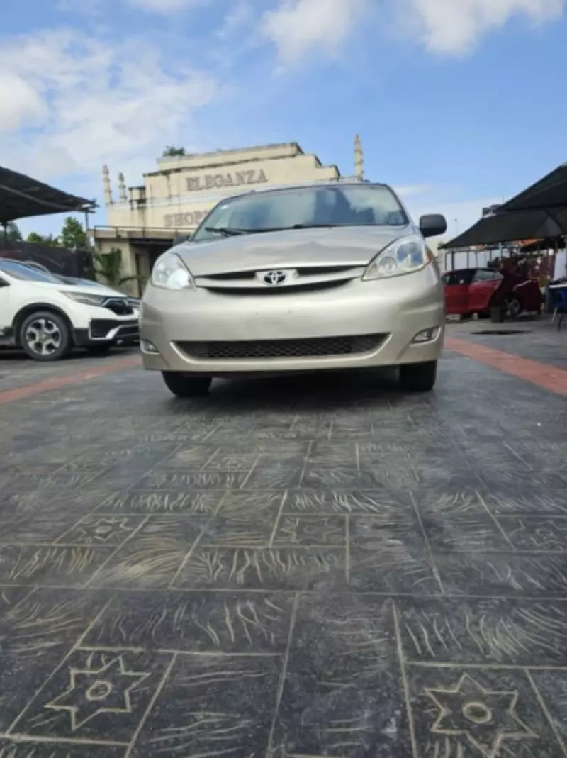 TOYOTA Sienna   - 2007