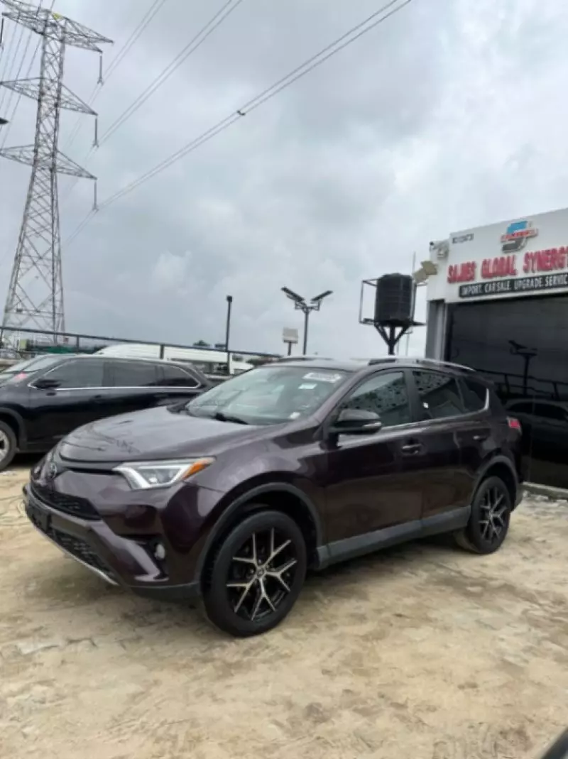 Toyota Rav 4 Hybrid   - 2017