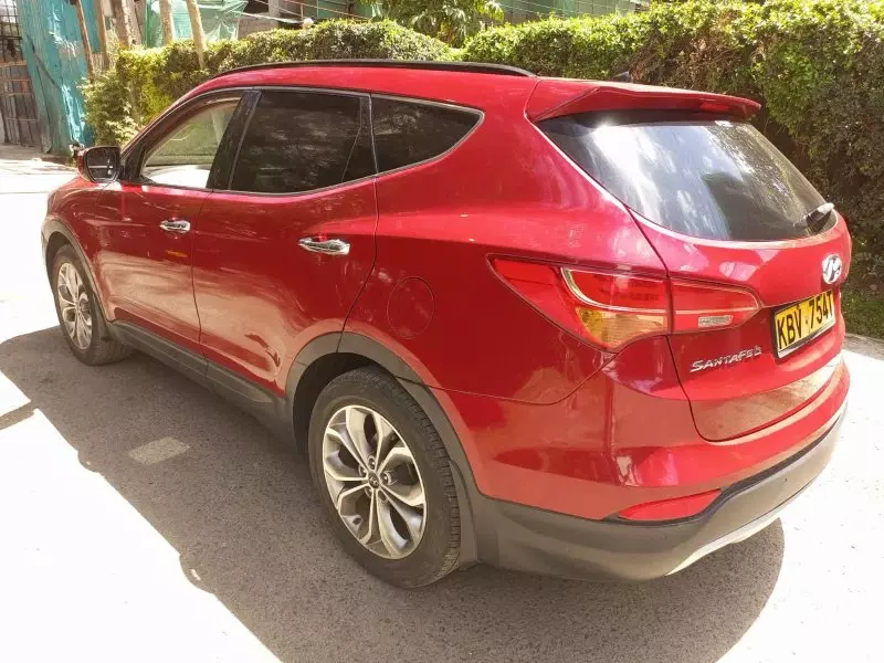 Hyundai Santa Fe   - 2014