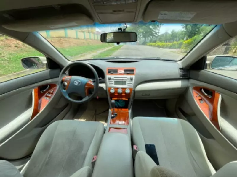 Toyota Camry - 2010
