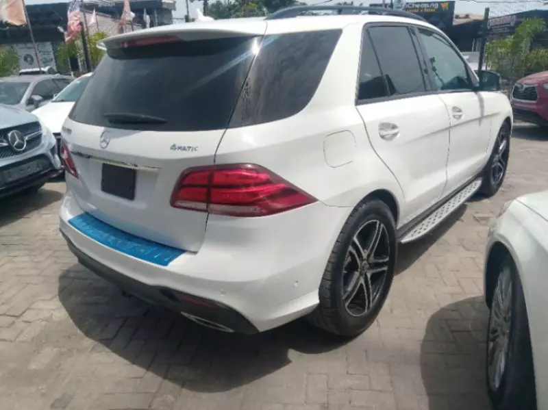 Mercedes-Benz GLE-Class   - 2018